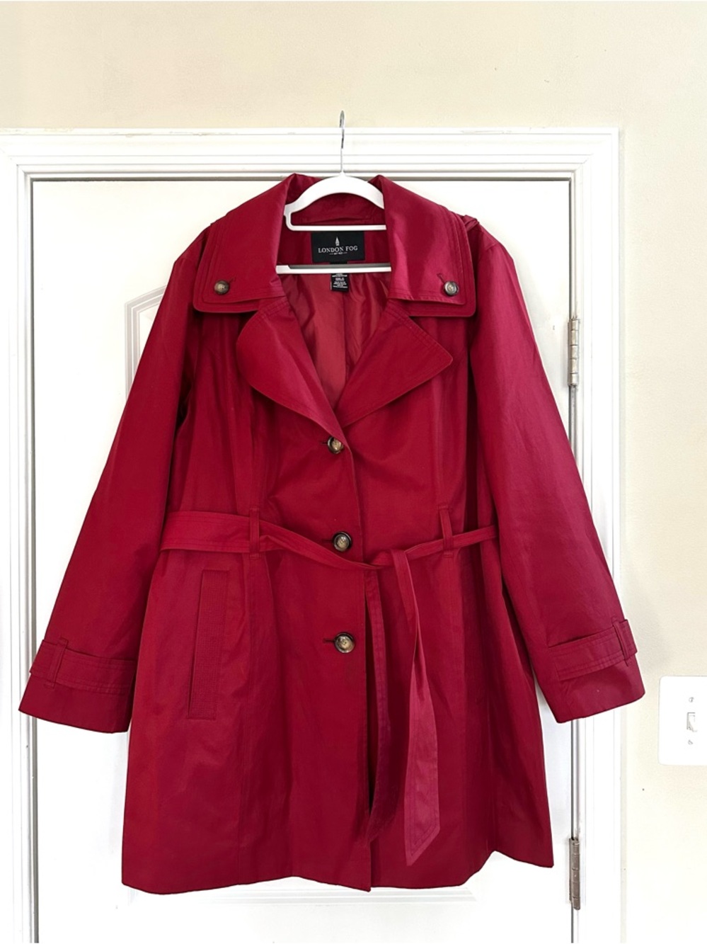 London Fog Berry Red Trench Coat Womens Hood Tortoise Buttons Tie XL Old Money
